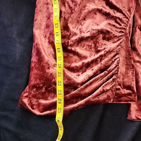 Venus Wine Velvet Crush Y2K Bell Sleeve Blouse With Cut Out In Back Size S - Picture 11 of 12